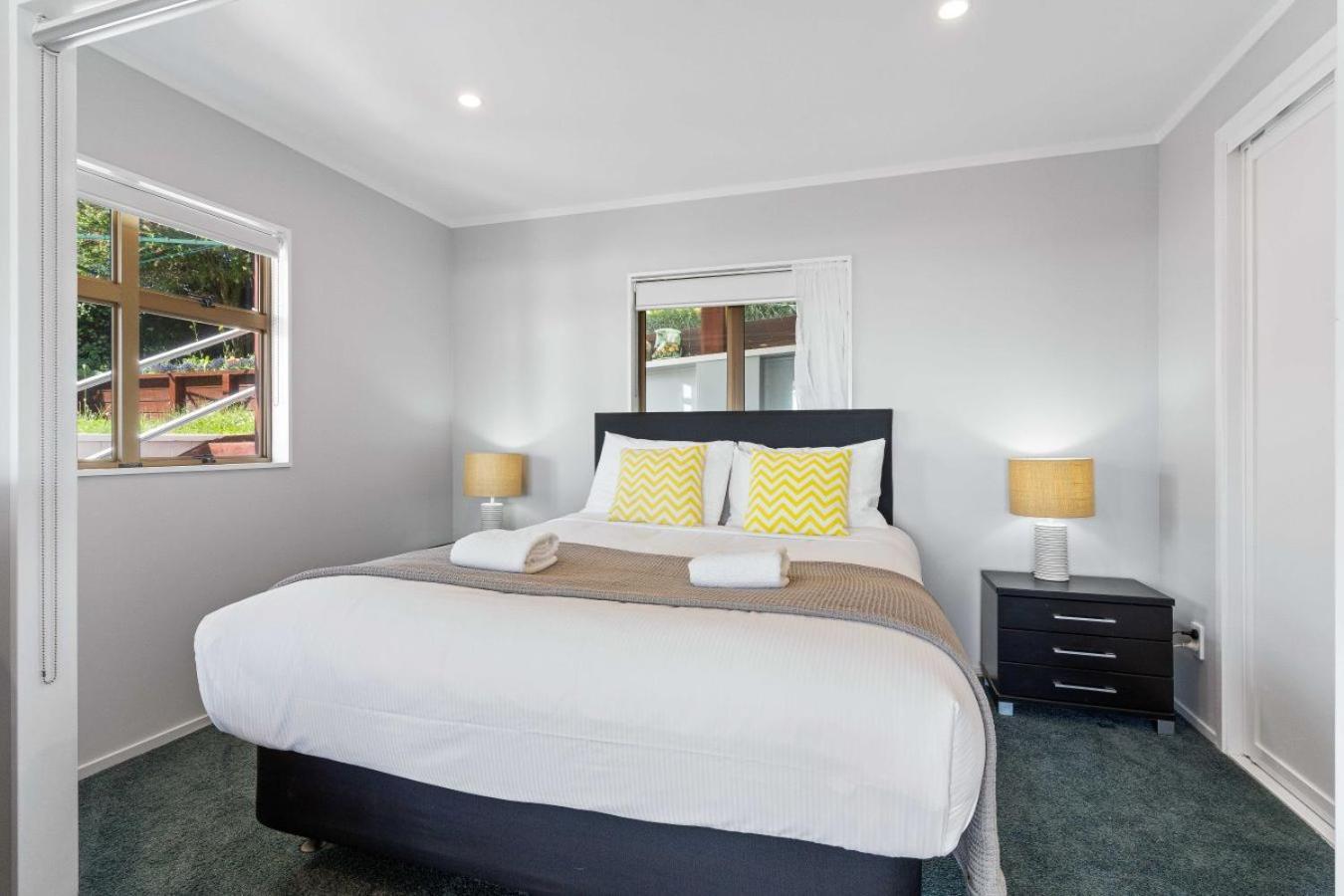 Onemana Retreat - Self-Contained Unit With Hot Tub Apartment Opoutere Bagian luar foto
